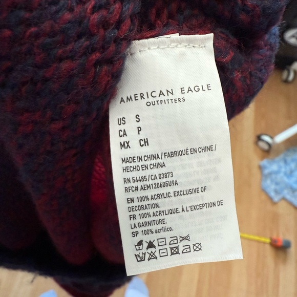 American Eagle Mock Neck Striped Chunky Gradient Red Sweater Size Small - Picture 6 of 6